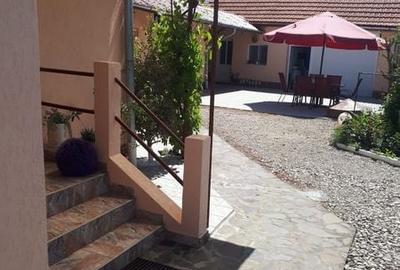 Casă cu 4 camere cu Teren 1100 Mp în Central