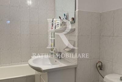 Apartament cu 3 camere decomandat în Dacia - 12