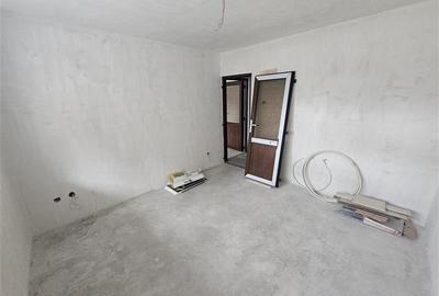 Apartament cu 2 camere semidecomandat în Micro I - 4