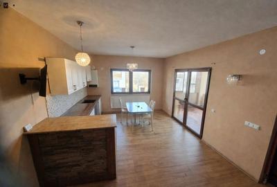Apartament cu 3 camere decomandat în Tilișca - 7