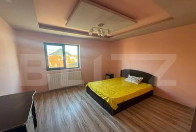 Casă cu 9 camere cu Teren 1000 Mp în Central - 1