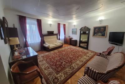 Apartament cu 3 camere semidecomandat în Ultracentral