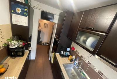Apartament cu 3 camere în Craiovița Nouă - 1