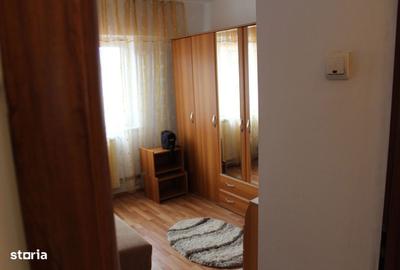 Apartament cu 3 camere decomandat în 9 Mai - 10