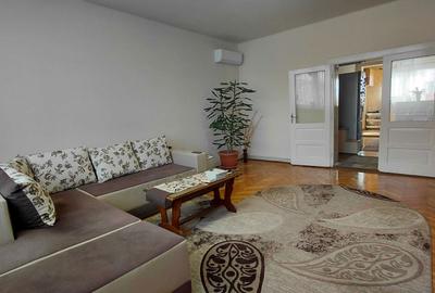 Casă cu 4 camere decomandat în Central - 2