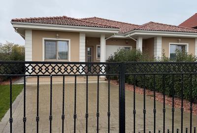 Casă cu 3 camere cu Teren 418 Mp în Ghiroda - 1