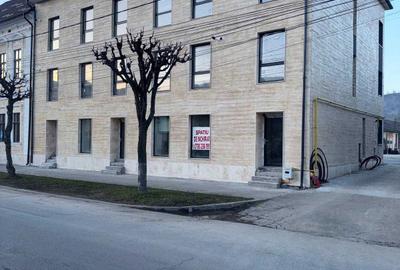 Spațiu comercial, de 37 mp, în Central - 1