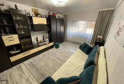 Apartament cu 2 camere decomandat în E3