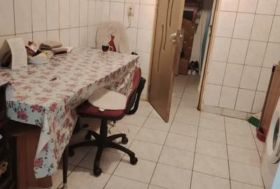 Apartament cu 3 camere decomandat în Titan - 1
