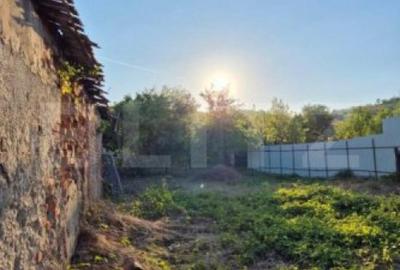 Casă cu 3 camere cu Teren 1200 Mp în Central - 2