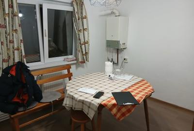 Apartament cu 3 camere decomandat în Astra