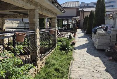 Casă cu 5 camere în Palazu Mare