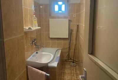 Apartament cu 3 camere semidecomandat în Lugoj