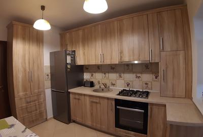 Apartament cu 3 camere decomandat în Piața Cluj - 1