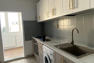 Apartament la 10 minute de UMF , 2 camere decomandate , et 3 din 4 - 1