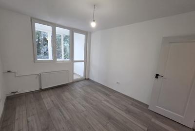 Apartament cu 3 camere semidecomandat în 1 Decembrie 1918 - 1