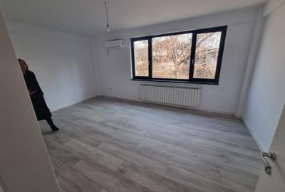 Apartament cu 3 camere decomandat în Tătărași - 9