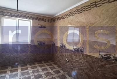 Casă cu 7 camere cu Canalizare în Crângu - 13