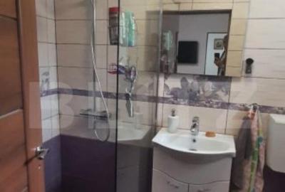 Apartament de vanzare, la casa, cu 2 camere, 66 mp, zona Laz - 10