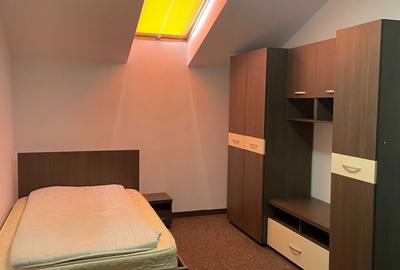 Apartament cu 3 camere decomandat în 7 Noiembrie - 2