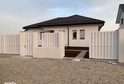 Casă cu 4 camere în Crevedia