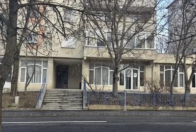 Apartament cu 3 camere decomandat în Spitalul Județean - 12