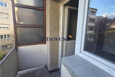 Apartament cu 3 camere semidecomandat în Micro 16 - 11