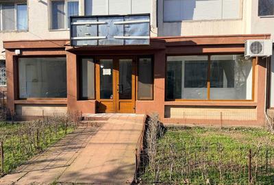 Spațiu comercial, de 60 mp, în Școlilor