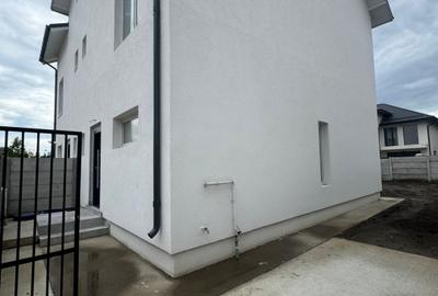 Vila/Duplex Bragadiru P+1+M 4 Camere id nr 1 - 2