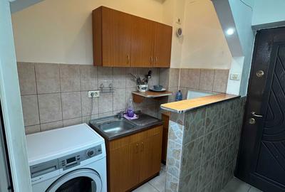 Garsonieră decomandată în UTA - 7