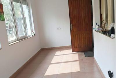Casă cu 4 camere cu Teren 1000 Mp în Central