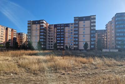 Teren de 385 mp, în Militari