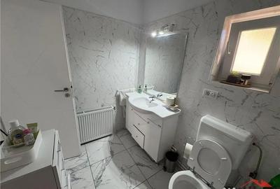 Casă cu 3 camere cu Canalizare în Central - 4