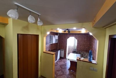 Apartament cu 2 camere decomandat în Periferie