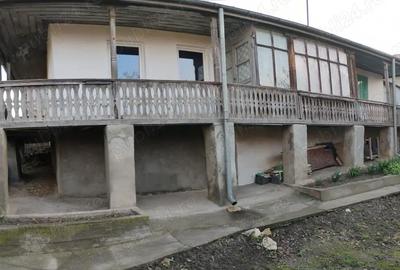 Casă cu 2 camere cu Teren 320 Mp în Central - 1