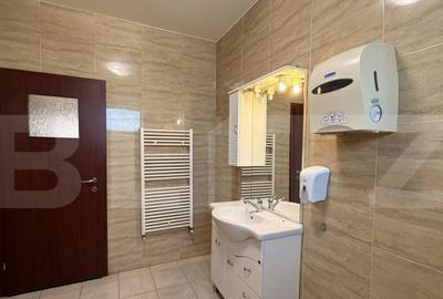 Apartament cu 3 camere semidecomandat în Central - 1