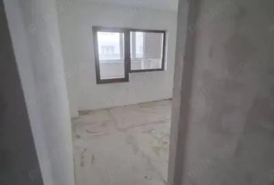 A 36 Apartament modificat , Cora ,etajul 1 ,confort 1 ,cu balcon inchis ?i centrala ,3 camere , - 9