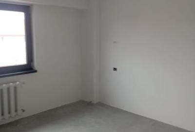 Apartament cu 3 camere decomandat în Traian - 5