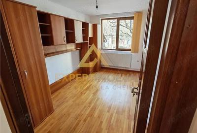 Apartament cu 3 camere decomandat în Săsar - 13