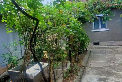 Casa amplasata pe un teren de 280mp cu potential comercial pe str Orly - 2