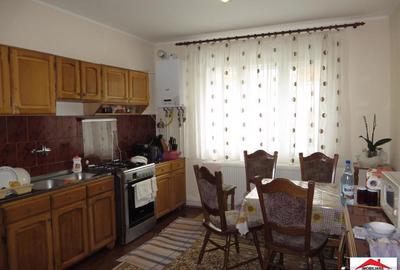 Casă cu 7 camere cu Teren 195 Mp în Semicentral - 11