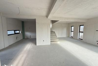 Casă cu 4 camere decomandat cu Teren 250 Mp în Iris