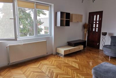 Apartament cu 3 camere decomandat, mobilat în Central - 4