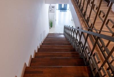 Casă individuală cu 8 camere cu Canalizare în Apărătorii Patriei - 14