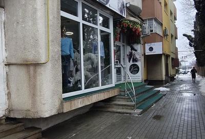 Spațiu comercial, de 100 mp, în Central - 4