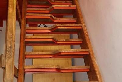 Casă cu 6 camere cu Canalizare în Exterior Vest - 13