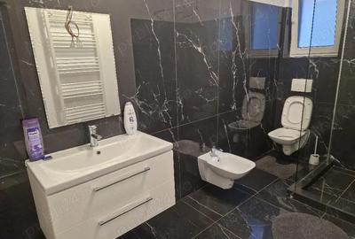 Casă cu 7 camere cu Teren 320 Mp în Utvin - 1