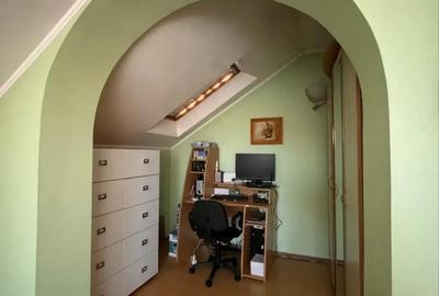 Casă cu 4 camere în Zăvoi - 2