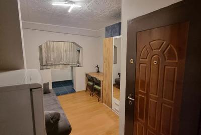 Garsonieră decomandată în Exterior Vest - 3