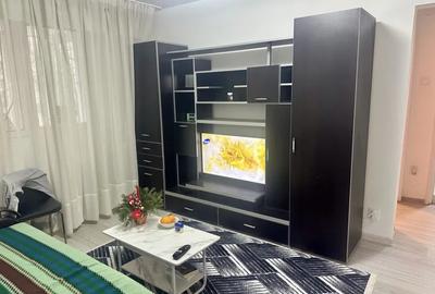 Apartament cu 2 camere semidecomandat, mobilat în Berceni
